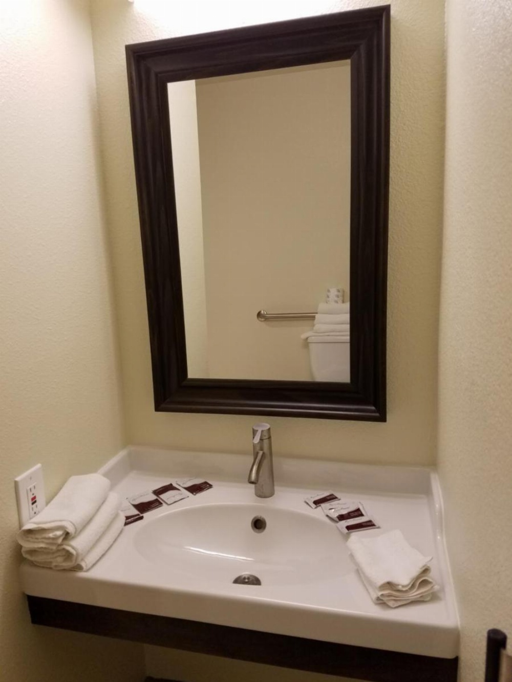 Room image 4